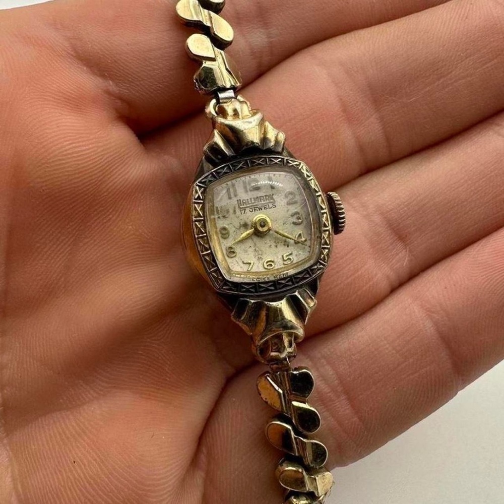 hallmark vintage small cocktail bracelet dainty cute preppy minimal